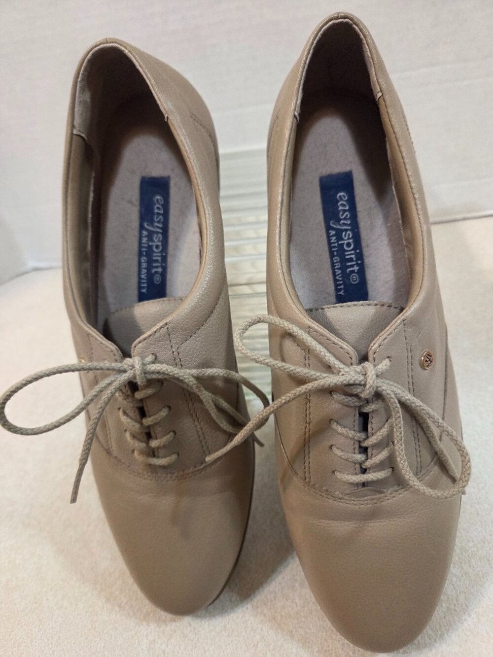 Easy Spirit Motion Anti-gravity Shoes Taupe Leather Women's Size 7 Pre-owned